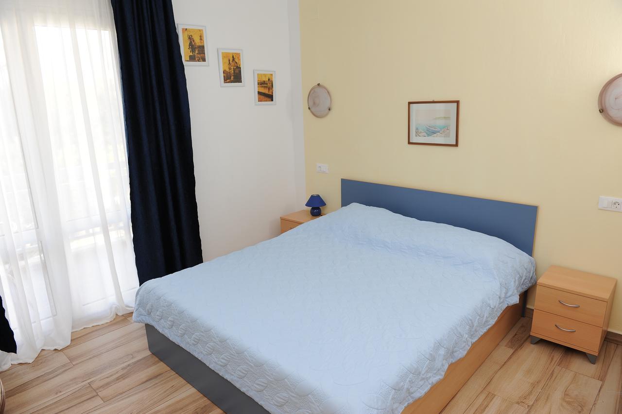Apartments Loncar Gradac  Buitenkant foto