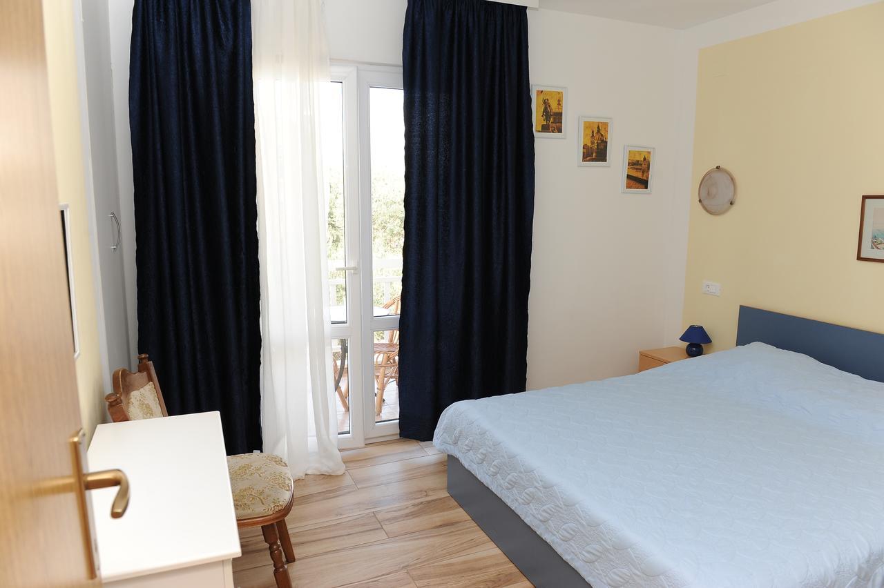 Apartments Loncar Gradac  Buitenkant foto